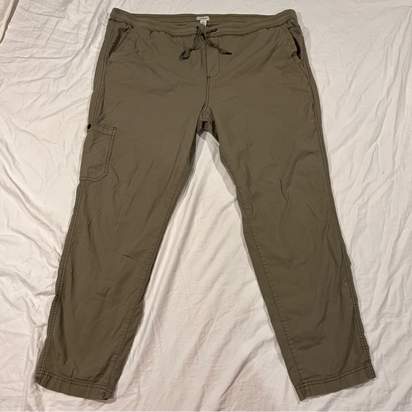 L.L. Bean Pants & Jumpsuits Llbean Army Green Cargo Pants Womens 2x